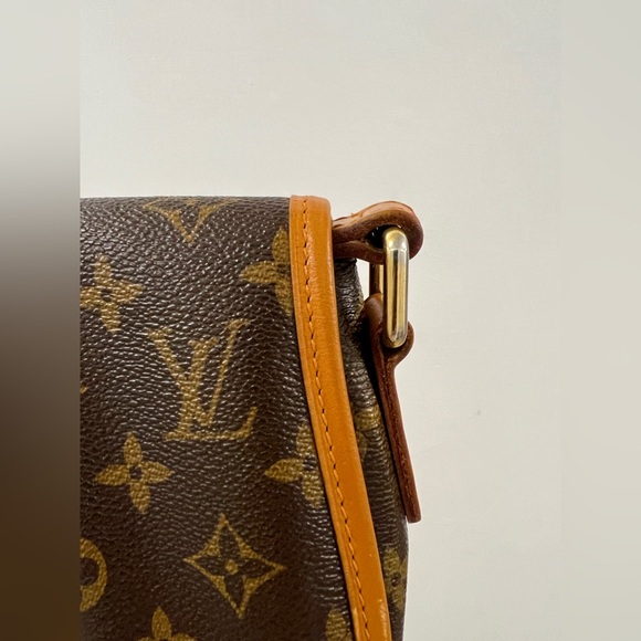 Authentic Menilmontant PM Louis Vuitton Flap messenger bag - Picture 15 of 15